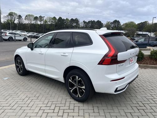 2026 Volvo XC60 B5 Core