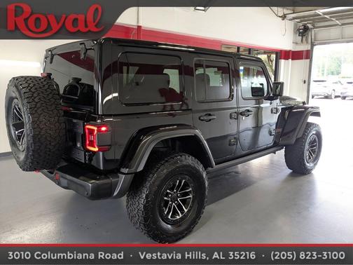 Black Clearcoat 2024 Jeep Wrangler Rubicon