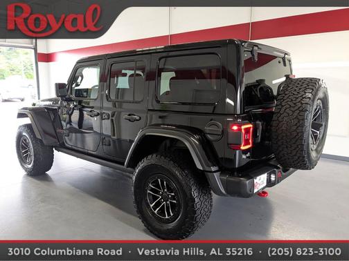Black Clearcoat 2024 Jeep Wrangler Rubicon