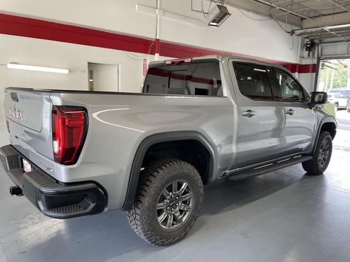 2025 GMC Sierra 1500 AT4X