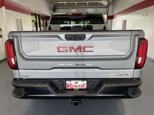2025 GMC Sierra 1500 AT4X