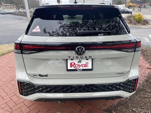 2026 Volkswagen Tiguan 2.0T SE R-Line Black 4MOTION