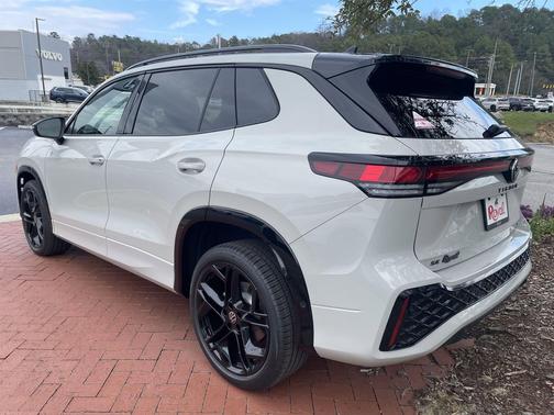 2026 Volkswagen Tiguan 2.0T SE R-Line Black 4MOTION