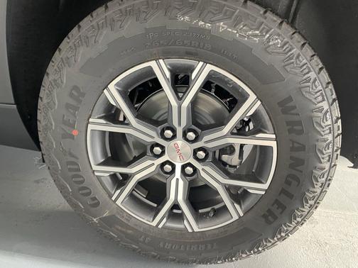 2026 GMC Acadia AWD AT4