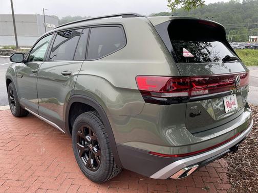 2025 Volkswagen Atlas 2.0T Peak Edition
