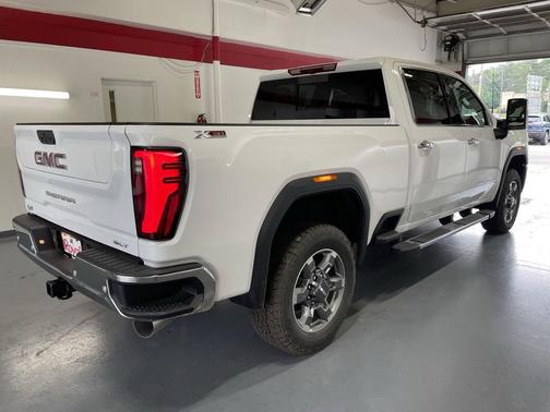 Summit White 2026 GMC Sierra 2500 SLT