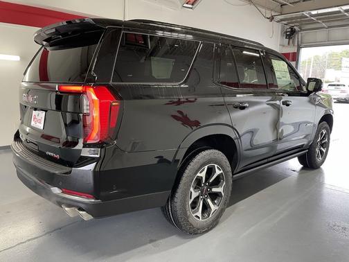 2026 GMC Yukon 4WD AT4