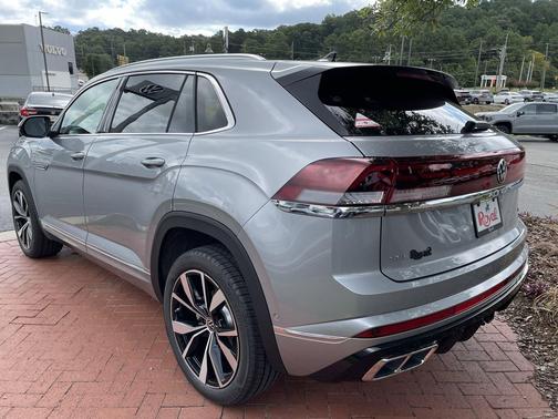 2025 Volkswagen Atlas Cross Sport 2.0T SEL Premium