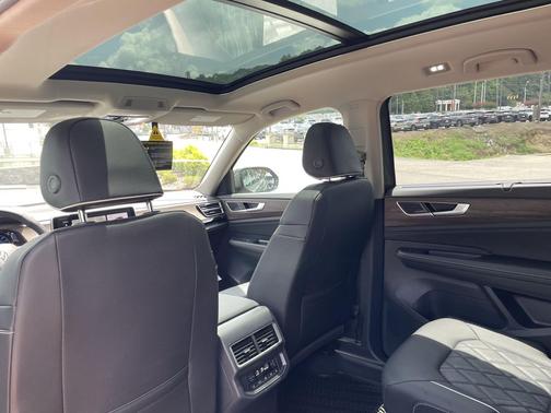 Avocado Green 2026 Volkswagen Atlas 2.0T SEL Premium R-Line 4MOTION