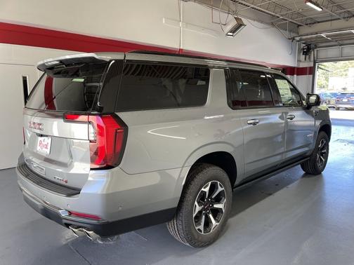 2026 GMC Yukon XL 4WD AT4