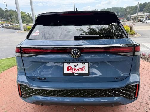 2025 Volkswagen Tiguan 2.0T SE R-Line Black 4MOTION