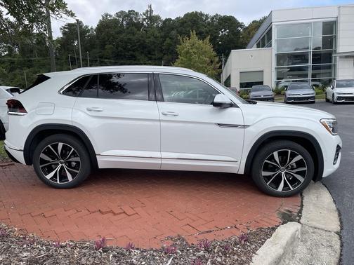 2026 Volkswagen Atlas Cross Sport 2.0T SEL Premium