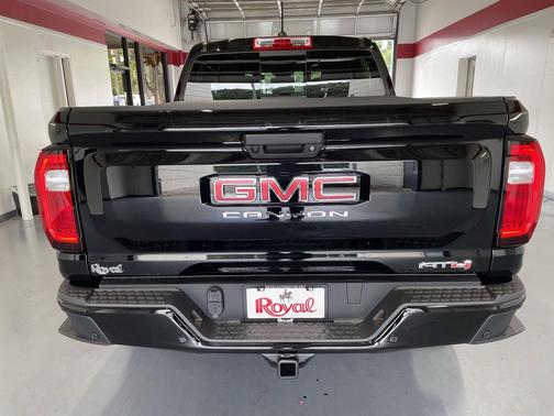 2025 GMC Canyon AT4