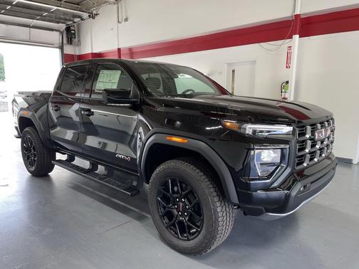 2025 GMC Canyon AT4