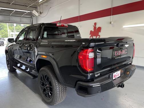 2025 GMC Canyon AT4