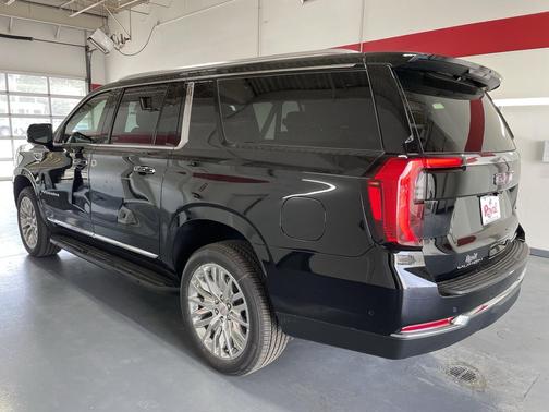 Onyx Black 2026 GMC Yukon XL 2WD Elevation