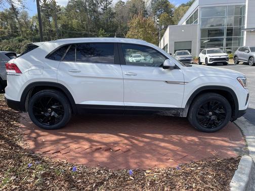 Opal White 2026 Volkswagen Atlas Cross Sport 2.0T SE w/Technology