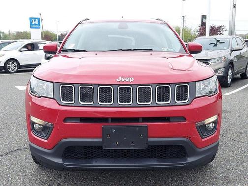 Photo 2 of 43 of 2018 Jeep Compass Latitude