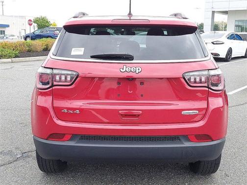 Photo 5 of 43 of 2018 Jeep Compass Latitude