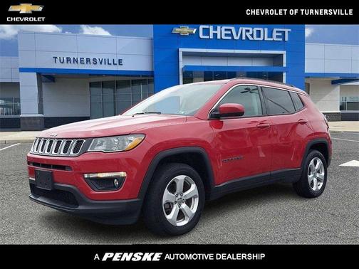 Photo 1 of 43 of 2018 Jeep Compass Latitude