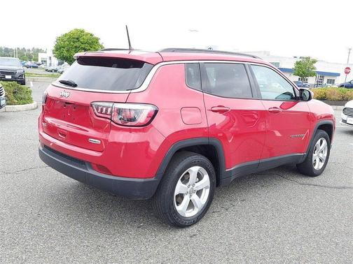 Photo 4 of 43 of 2018 Jeep Compass Latitude