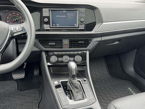 Pure White 2021 Volkswagen Jetta 1.4T SE