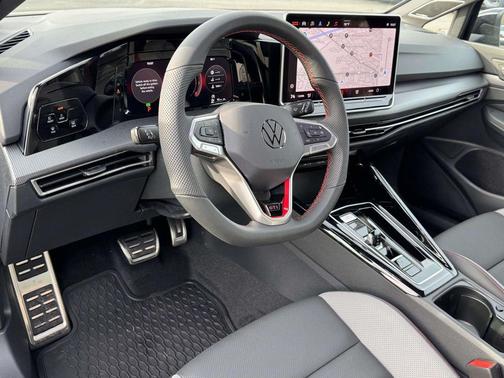 2026 Volkswagen Golf GTI 2.0T SE DSG