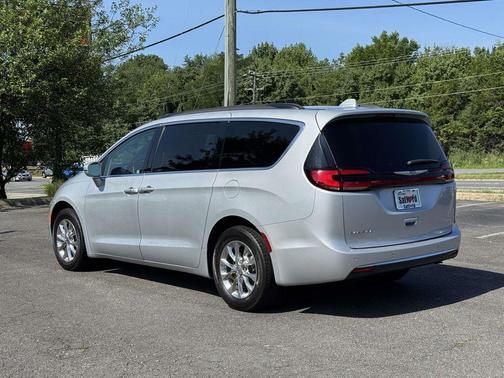 Silver Mist Clearcoat 2022 Chrysler Pacifica Touring L