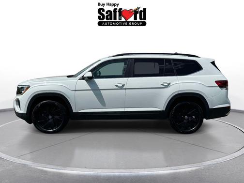 Pure White 2025 Volkswagen Atlas 2.0T SE w/Technology