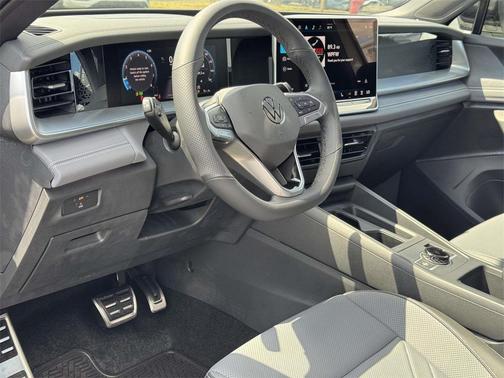 2025 Volkswagen Tiguan 2.0T SE R-Line Black 4MOTION
