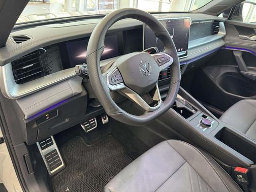 2026 Volkswagen Tiguan 2.0T SE R-Line Black 4MOTION