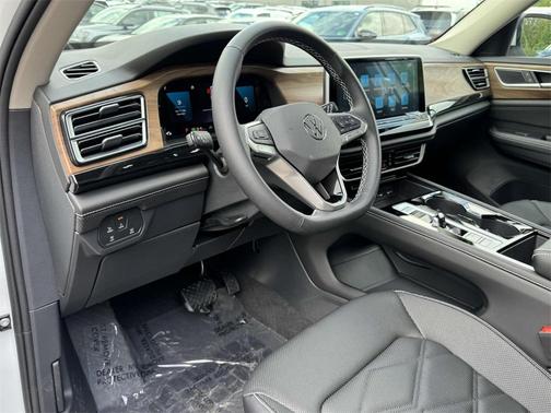 2025 Volkswagen Atlas 2.0T SE w/Technology 4MOTION