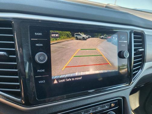 Deep Black Pearl 2023 Volkswagen Atlas 3.6L SE w/Technology