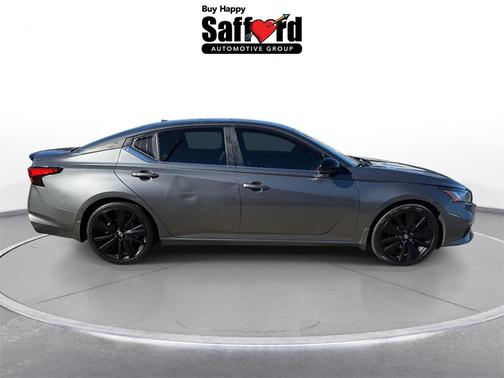 2022 Nissan Altima SR FWD