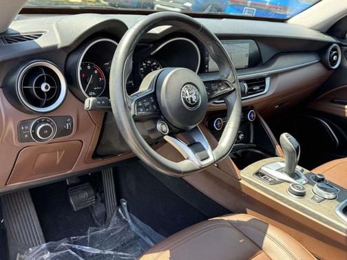 Vesuvio Gray Metallic 2021 Alfa Romeo Stelvio Ti