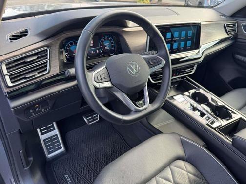 Pure Gray 2026 Volkswagen Atlas 2.0T SEL Premium R-Line