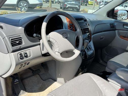 2009 Toyota Sienna XLE