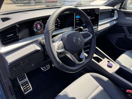 2026 Volkswagen Tiguan 2.0T SE R-Line Black 4MOTION