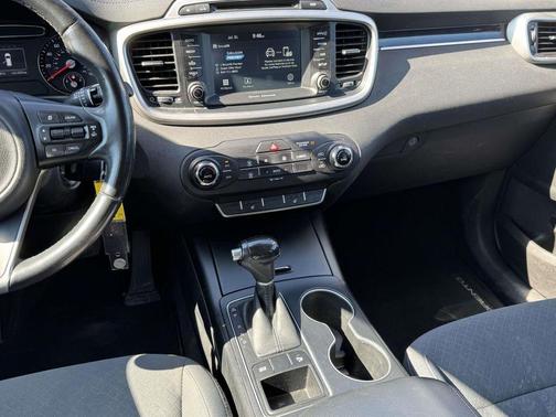 Snow White Pearl 2017 Kia Sorento LX