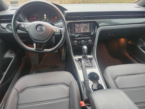 2021 Volkswagen Passat 2.0T R-Line