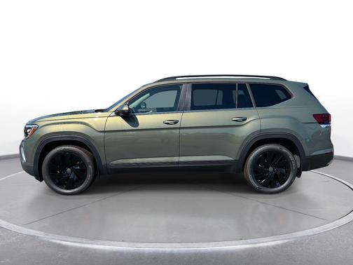 Avocado Green Pearl 2026 Volkswagen Atlas 2.0T SE w/Technology 4MOTION