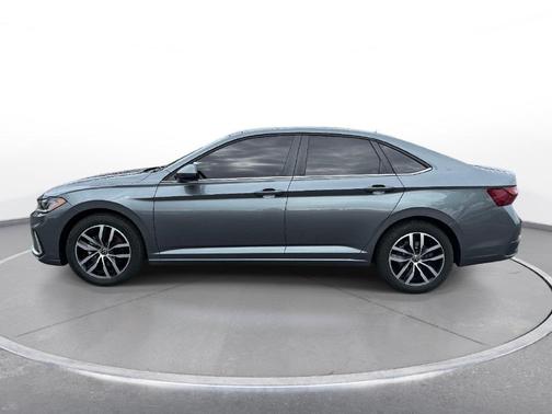 Platinum Gray Metallic 2025 Volkswagen Jetta 1.5T SE