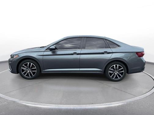 Platinum Gray Metallic 2025 Volkswagen Jetta 1.5T SE