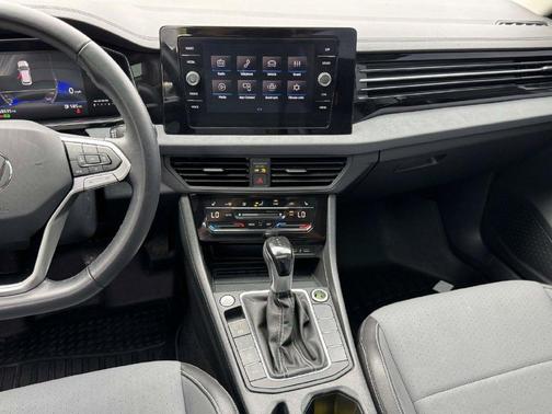 Platinum Gray Metallic 2025 Volkswagen Jetta 1.5T SE