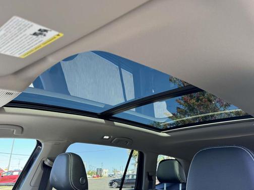 deep black pearl 2026 Volkswagen Atlas 2.0T SE w/Technology 4MOTION