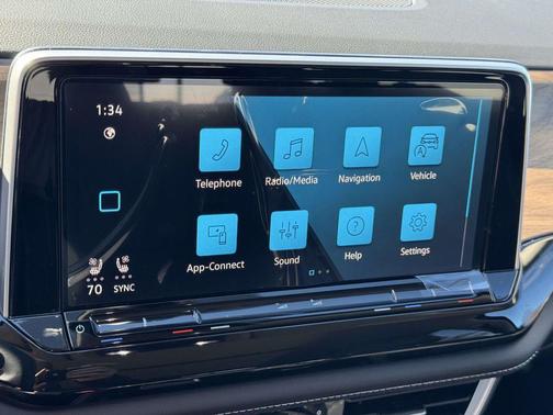 deep black pearl 2026 Volkswagen Atlas 2.0T SE w/Technology 4MOTION