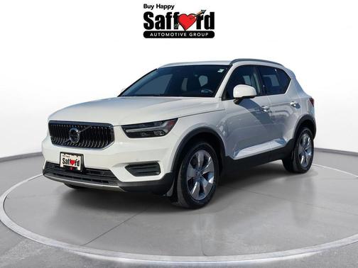 2020 Volvo XC40 T5 Momentum