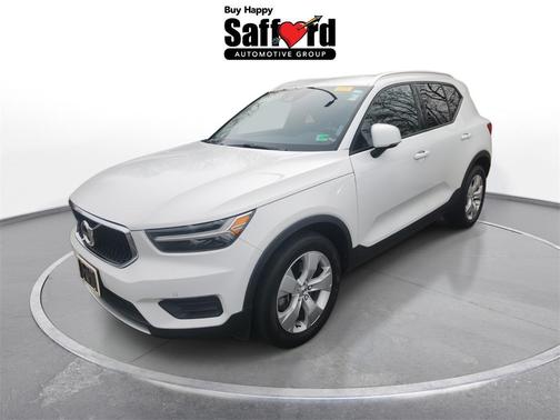 2020 Volvo XC40 T5 Momentum