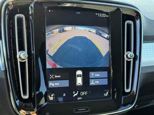 2020 Volvo XC40 T5 Momentum