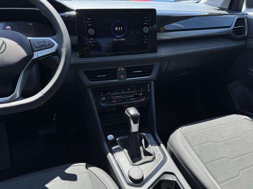 Monument Gray w/Deep Black Roof 2026 Volkswagen Taos SE Black